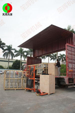 渦流洗菜機(jī)及出口切菜機(jī)等設(shè)備同車中轉(zhuǎn)裝車發(fā)貨