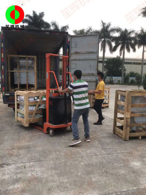 廣西客戶訂購(gòu)切菜機(jī)及洗菜機(jī)設(shè)備裝車(chē)出貨