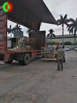 雨水間歇期天氣稍轉(zhuǎn)好,趕快裝車(chē)把貨出！