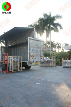 果蔬清洗加工設(shè)備發(fā)往上海客戶！