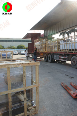 新年開門紅，兩貨車蔬果加工設(shè)備裝車出貨！