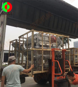 蔬果清洗加工設(shè)備按期生產(chǎn)完成，裝車發(fā)貨交付客戶！