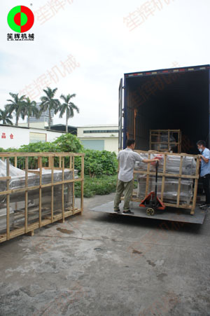 江蘇客戶訂購的多套渦流洗菜機(jī)組裝車發(fā)貨！