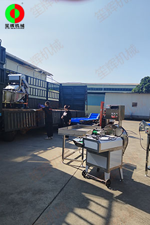 洗菜機(jī)切菜機(jī)脫水機(jī)等一批果蔬凈菜加工設(shè)備發(fā)往海南省客戶(hù)！